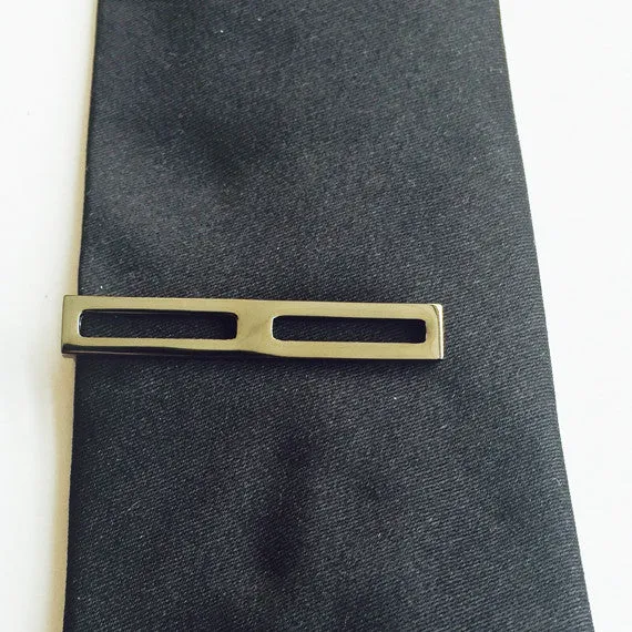 Cut Out Gunmetal Tiebar