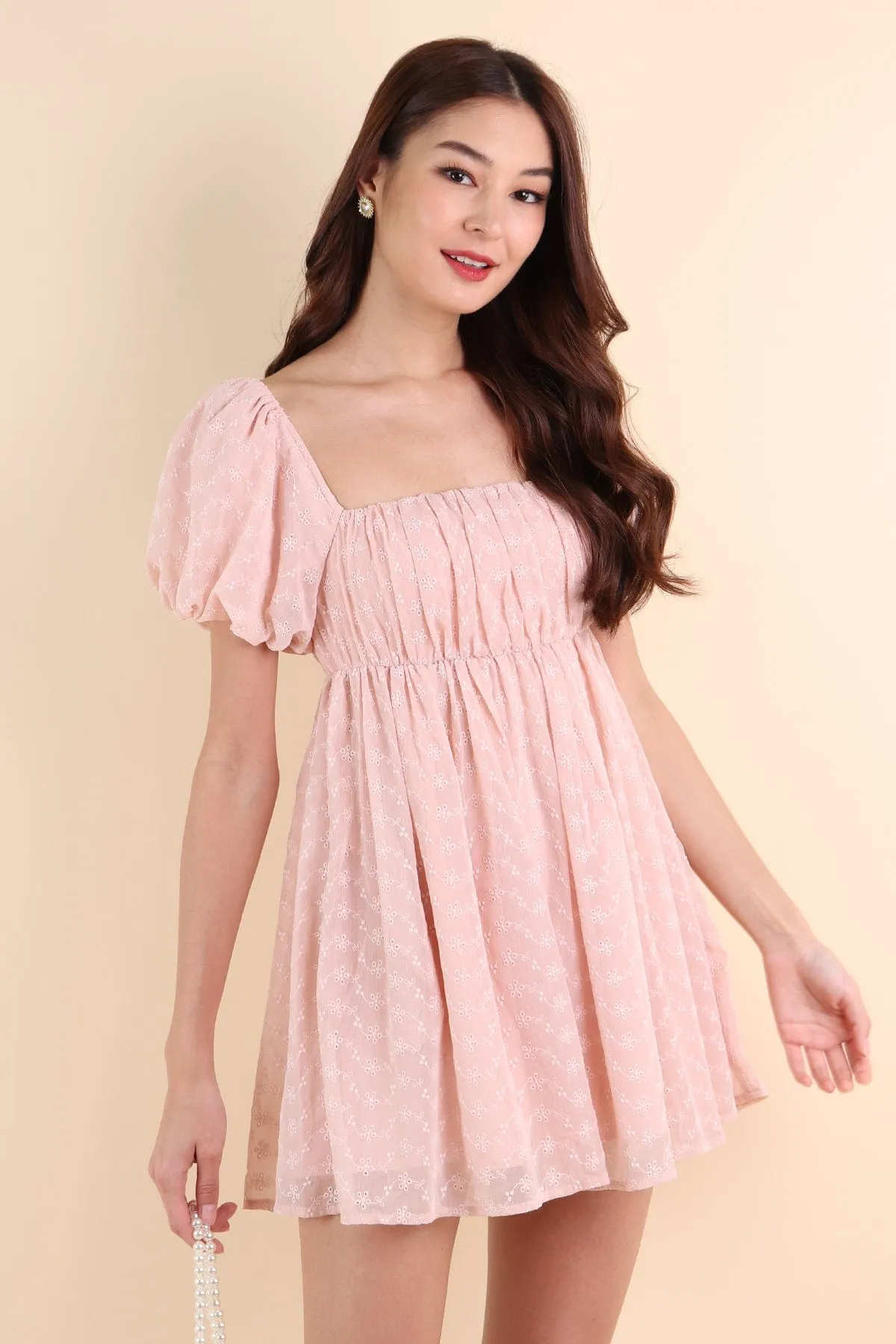 KYRIE PUFF SLEEVE RUCHED EYELET DRESS IN PINK