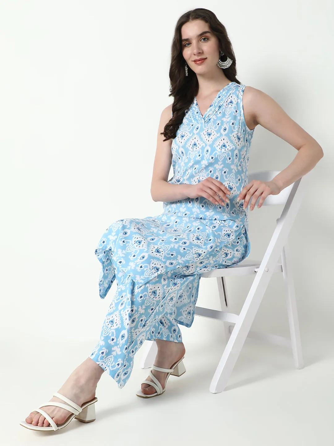 Women Blue Ethnic Motifs Straight Kurta Set